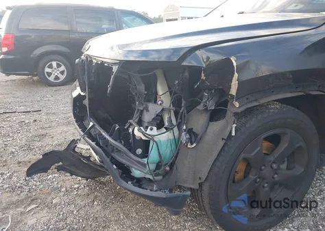 2018 Jeep Grand Cherokee Upland 4X4 из США, поврежденный, VIN 1C4RJFAG8JC352620